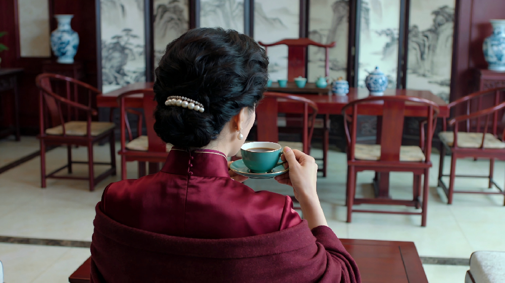 警惕“心理贫困”:和之时深度剖析“配得感”,阻碍你变富的,往往不是能力,而是潜意识里的匮乏