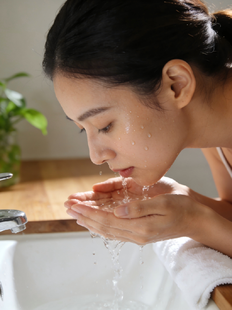 长相越来越凶？和之时揭秘：日本“迷走神经（Vagus Nerve）”与被锁死的苦相脸