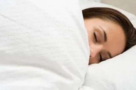 睡醒还是累?和之时揭秘:日本“脑部淋巴(Glymphatic System)”与深夜的洗脑工程