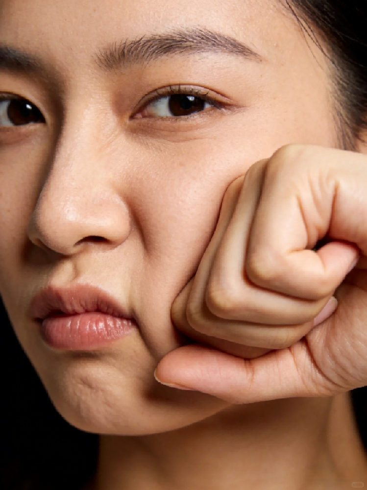 脸越来越方？和之时揭秘：日本“TCH（齿列接触癖）”与深夜的咬肌健身房